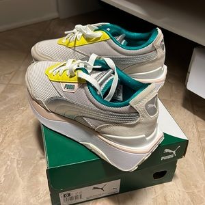 Womens puma cruise rider size 6
